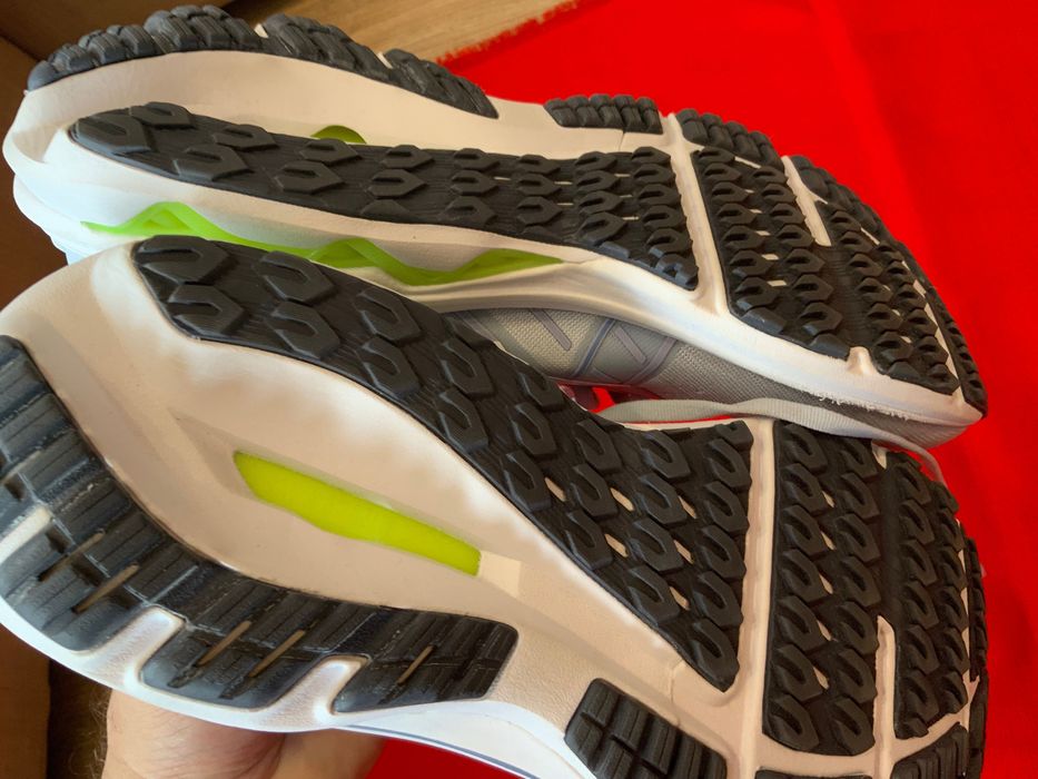Mizuno оригинални маратонки 41 размер
