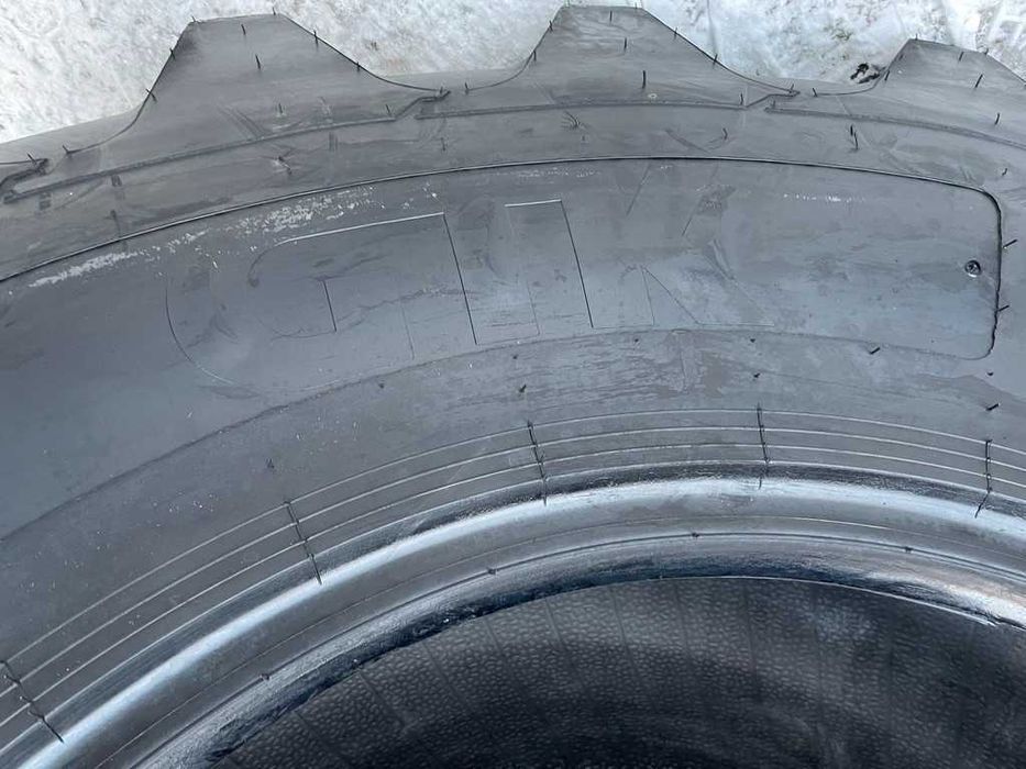 650/75R32 Cauicucuri noi Radiale de COMBINA livrare rapida