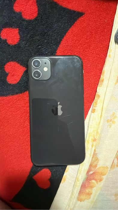 Vând iphone 11 in stare impecabilă procentaj 100% face id perfect functional