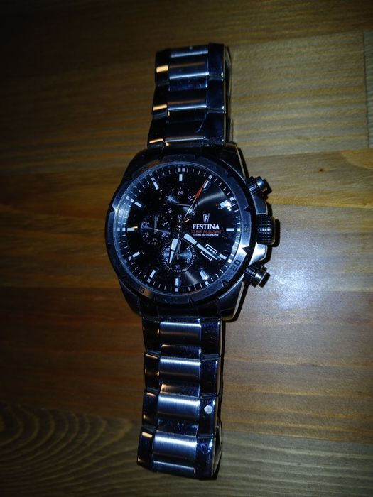 Кварцов часовник Festina