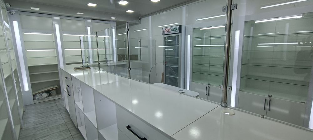 Мебель на заказ в аптеке