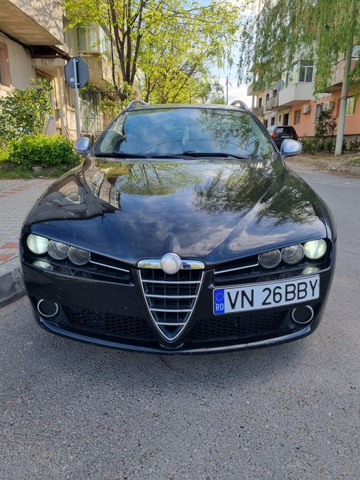 Vând alfa Romeo 159