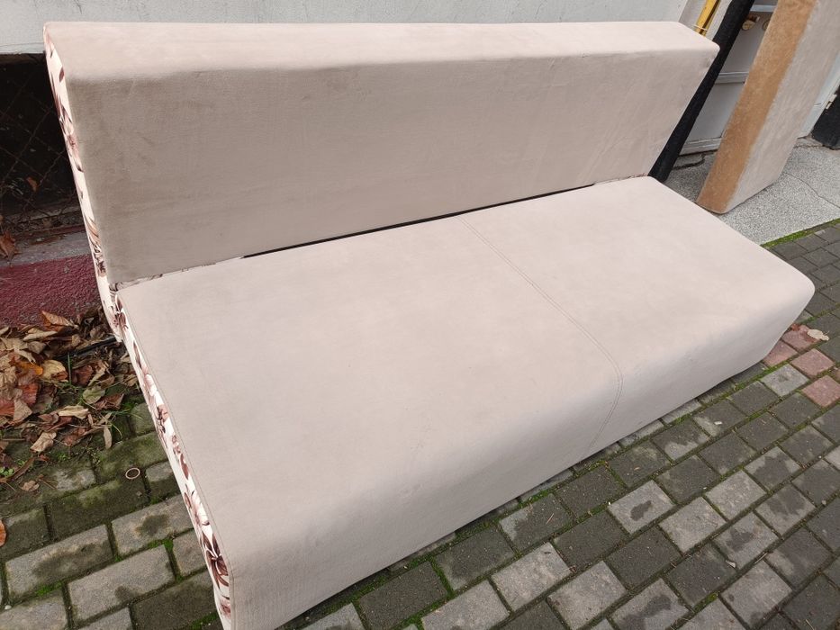 Разтегателен диван