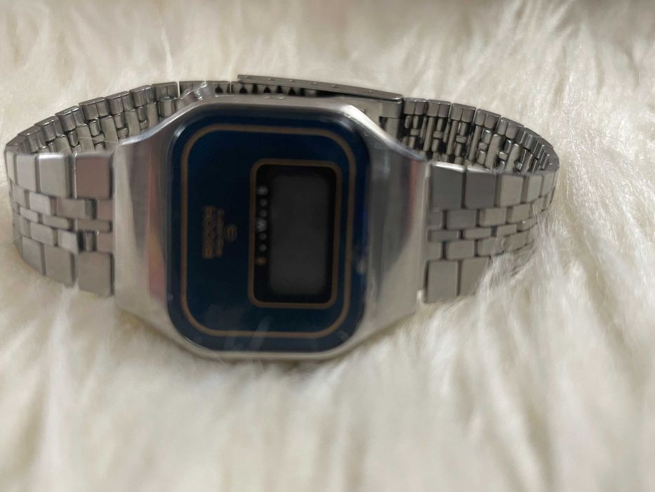 Ceas   Electronic Digital Ricoh Riquartz  Anii 80