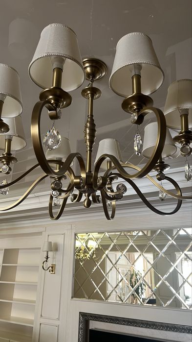 Люстры, светильники, бра