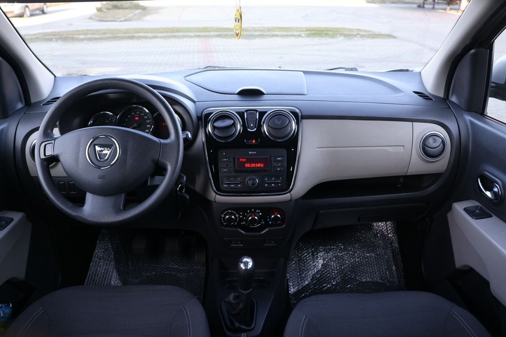 Dacia Lodgy 1.6 benzina // 7 Locuri //Germania