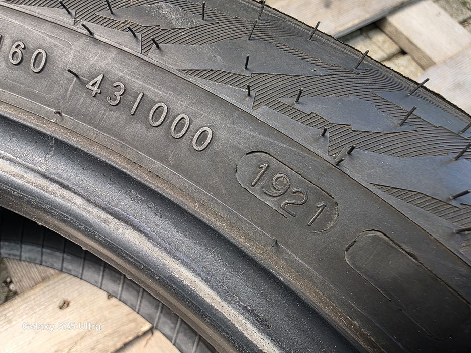 4бр. зимни гуми 215/55/17 Nokian