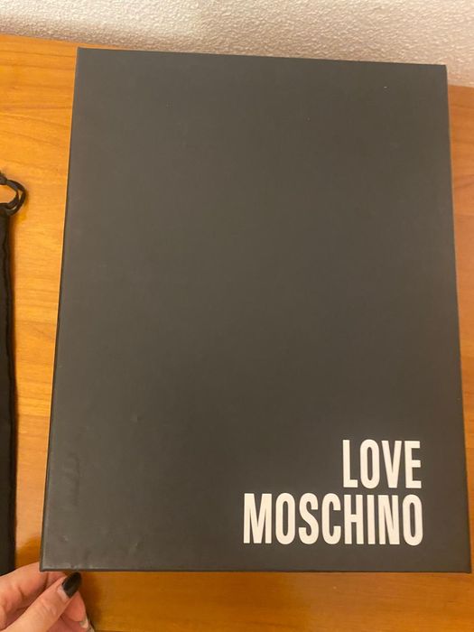 Cutie si saculet Love Moschino