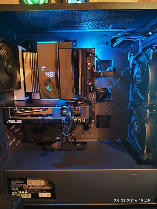 Геймърски Ryzen 7 7800X3D,RX 7600 8GB,RAM 16GB DDR5 6000,SSD 1TB NVME