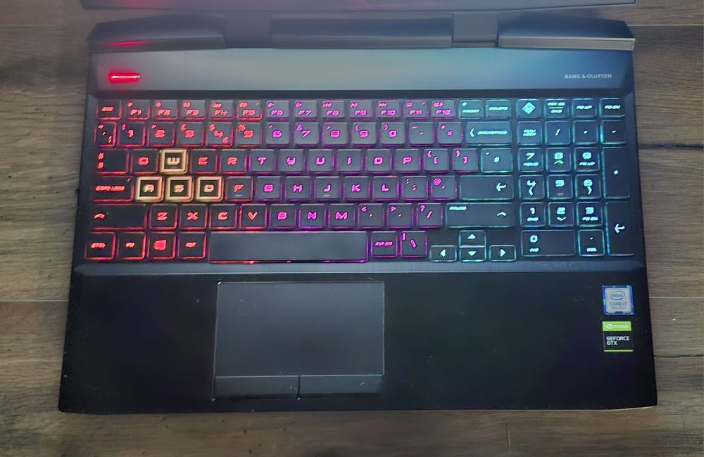 Геймърски Лаптоп HP Omen 15