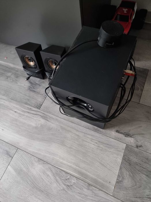 Boxe Logitech Z533 Multimedia Speaker System 2.1, 60W RMS, subwoofer puternic