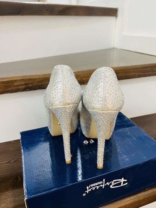 Женский обувь