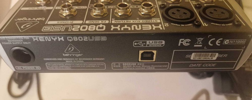 Mixer Analog BEHRINGER Xenyx Q802USB