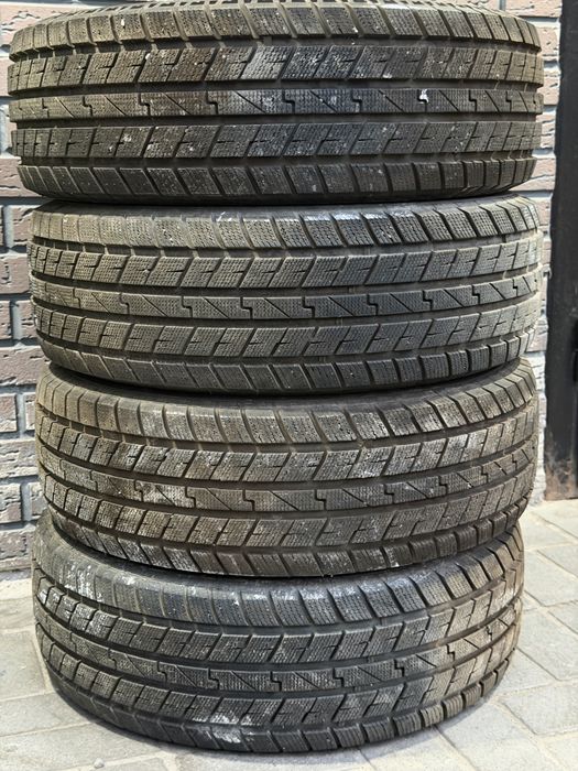 Продам зимние шины 215/60/R16