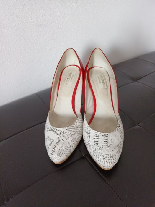 Vând pantofi mărimea 40