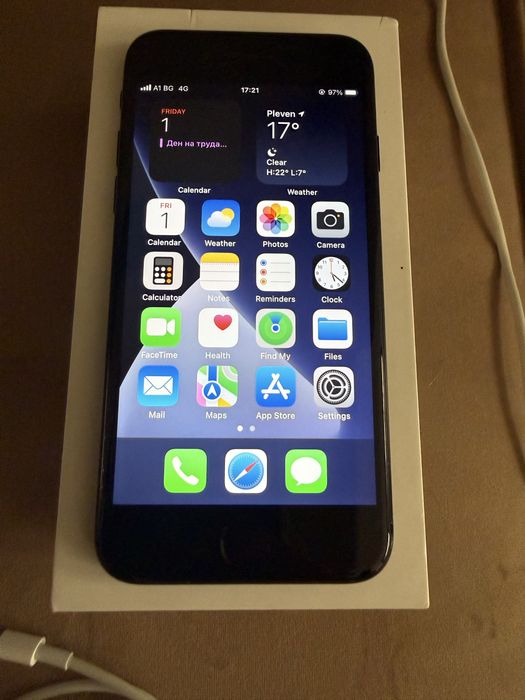 Iphone 7 128GB +кутия и зарядно