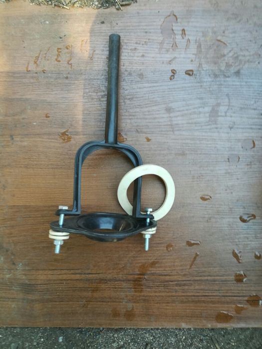 Продам запасные части для унитаза.