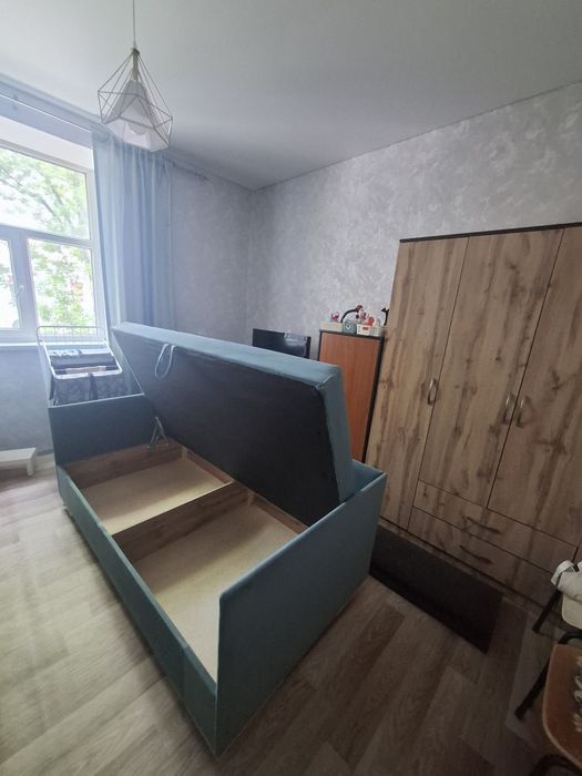 Продаётся диван в хорошем состоянии