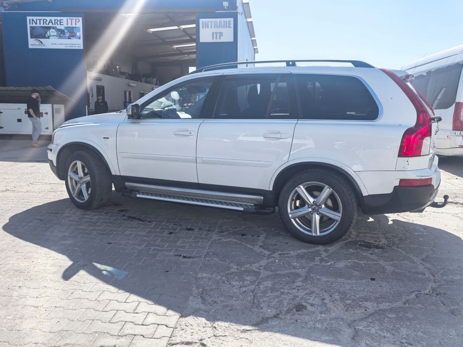 Volvo XC90 R Design