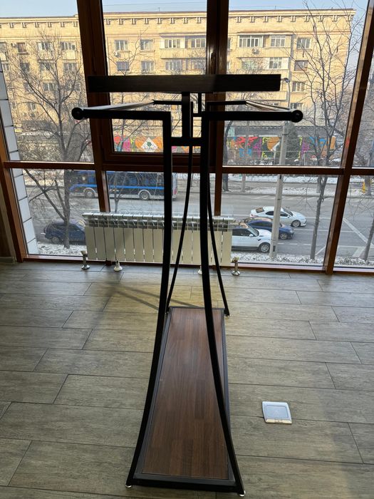 Продам рейлы (вешала) для магазина