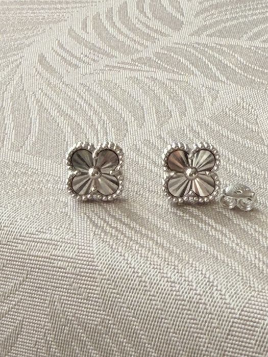 Гривни обеци и колие Van Cleef