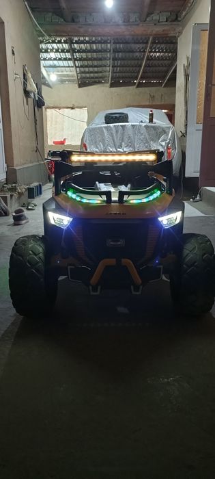 Bolalar moshinasi Jeep