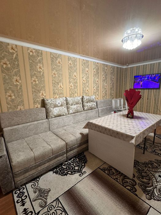 Продаю диван,4м.