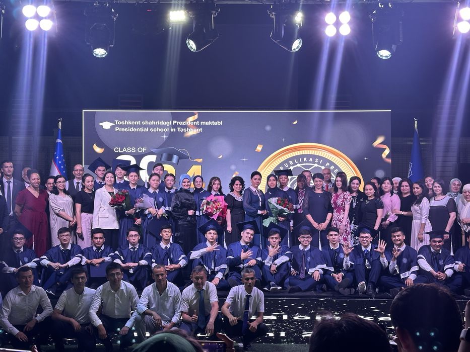 Led ekran svetomuzika alyumin konstruksiya podium