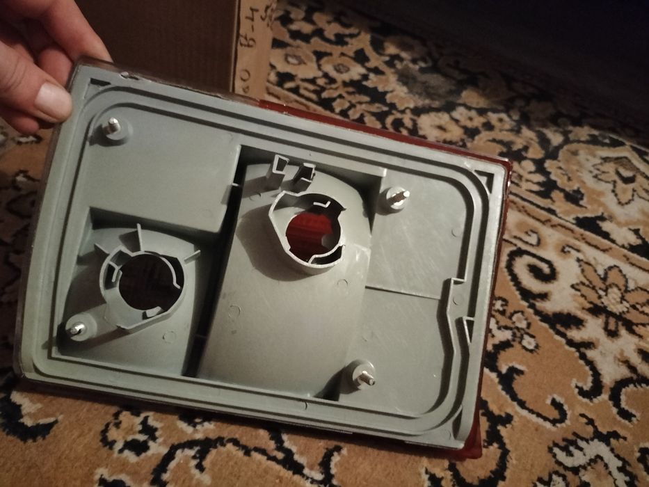 Продам задний стоп сигнал Ауди 80 б4