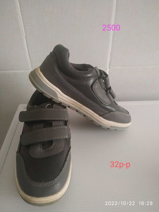 Продам обувь детскую