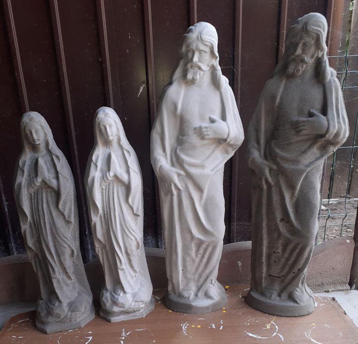 Statuete de vanzare