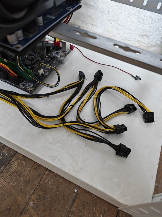 Майнинг риг 10x RX 6600 Pulse Идеален за Солари