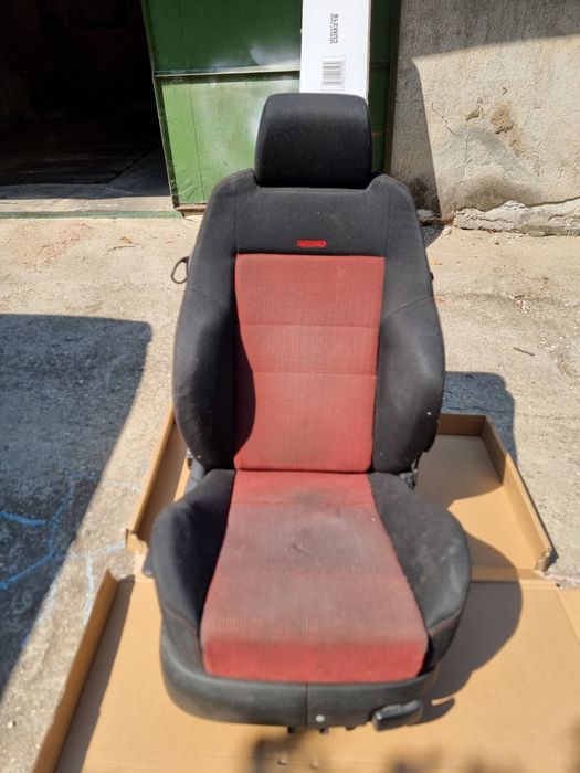 Дълбоко RECARO за двуврата