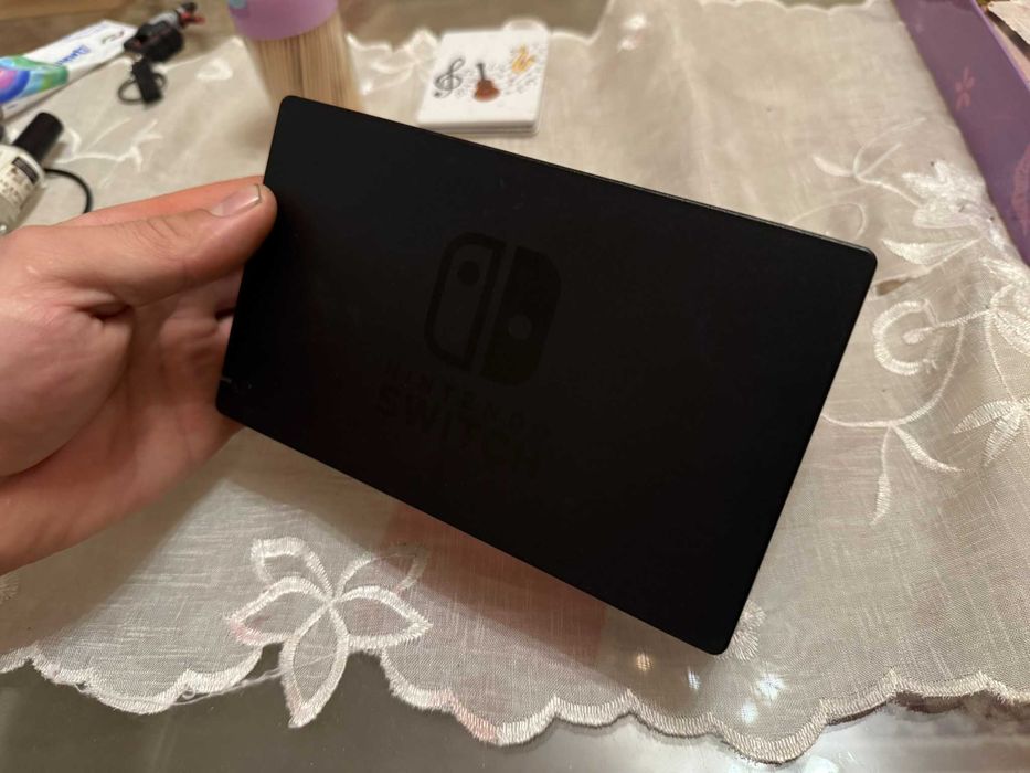 Nintendo Switch 32gb + 64 GB sd card