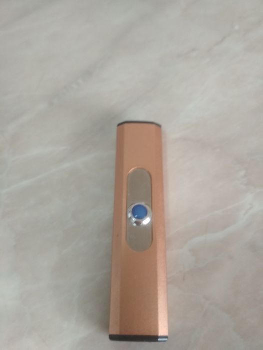 Зажигалка зарежаюший