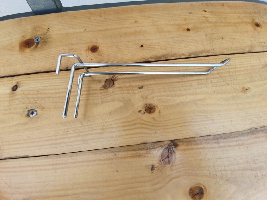 Куки за стелажи и перфо гръбче