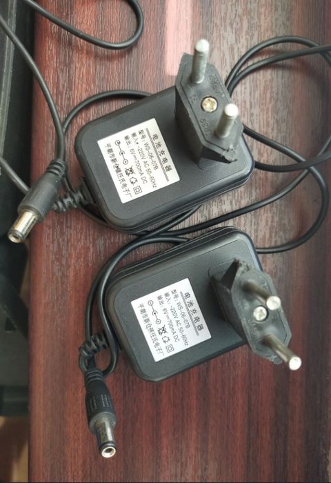 Блок питания (адаптер)