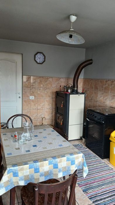 0753549640  Vând casa zona Zaharesti(centru) 15km de Suceava, 15-20 min de suceava