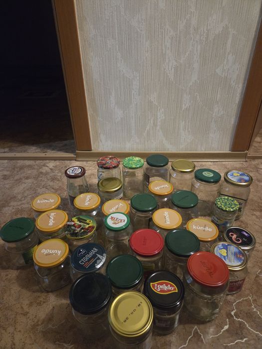 Продаю банки разные.