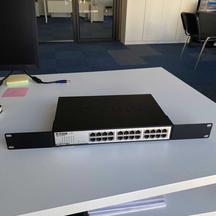 Коммутатор D-Link DGS-1024D