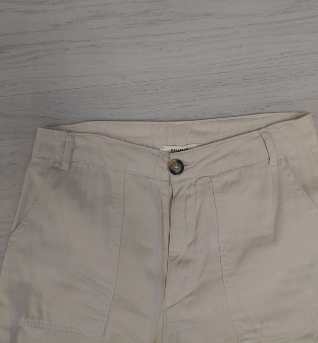Pantaloni crem cu buzunare - Pull&Bear