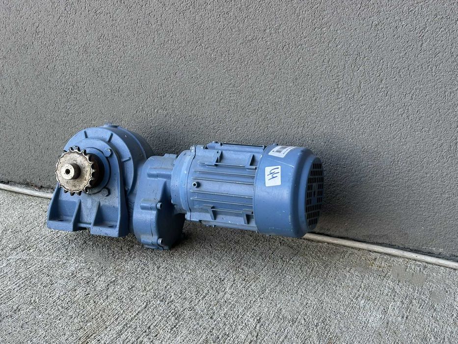 Motor electric cu reductor pt diverse utilizari