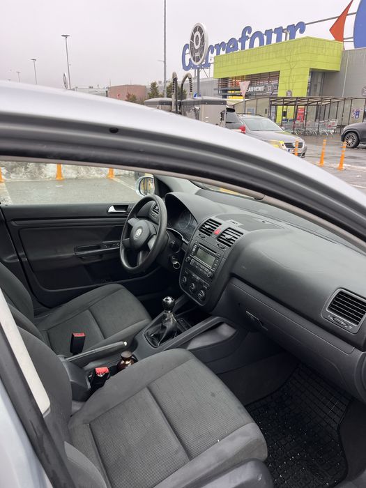 Golf 5 din 2006 motor 1.6 benzina euro 4 km 220000