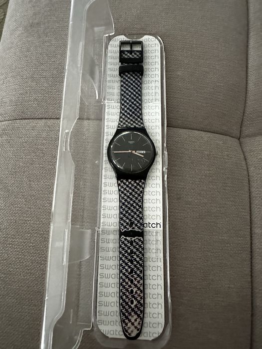 Дестски часовник Swatch