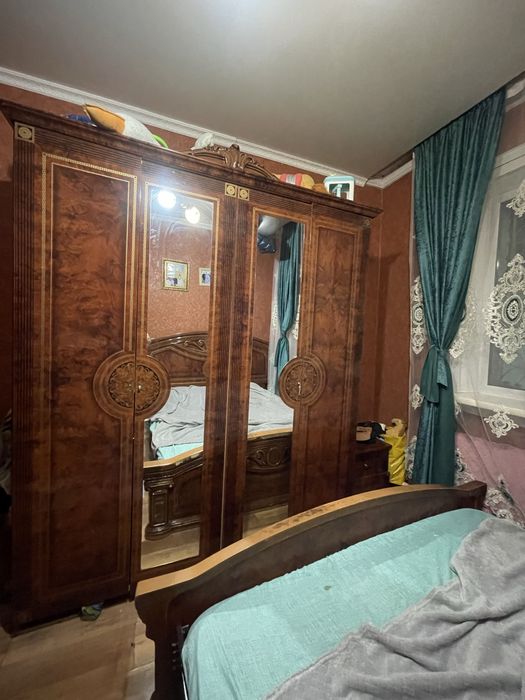 Продам спальный гарнитур