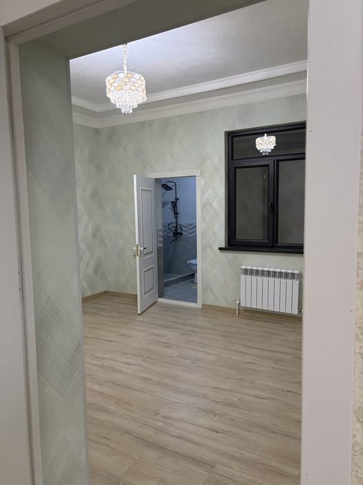 Uy sotiladi  3 sotix tayyor pod kluch  qibray tumani obod kochada