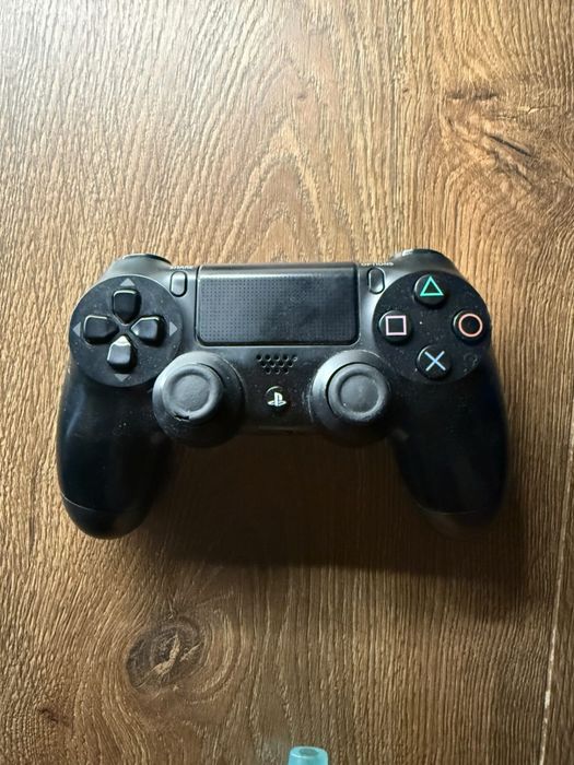 Playstation 4 с контролер