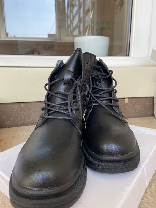 Женские ботинки