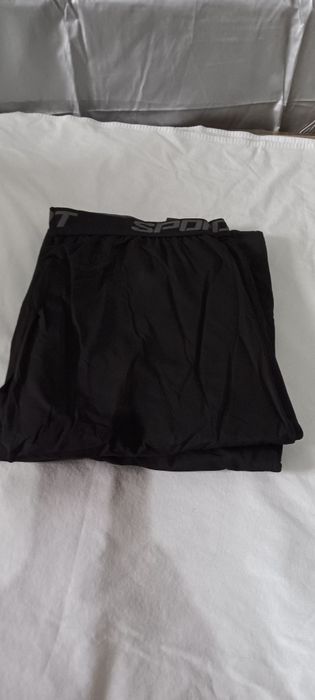 Bluză si pantaloni  de sport nou