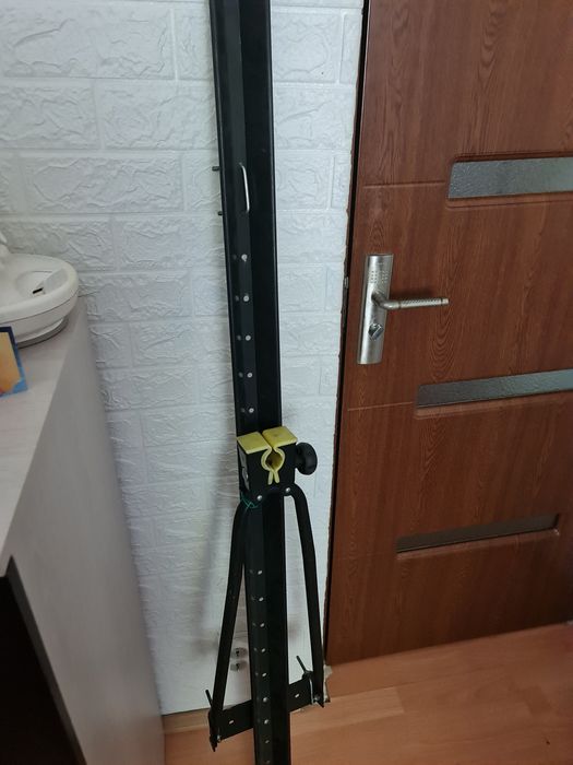 Vând suport bicicleta
